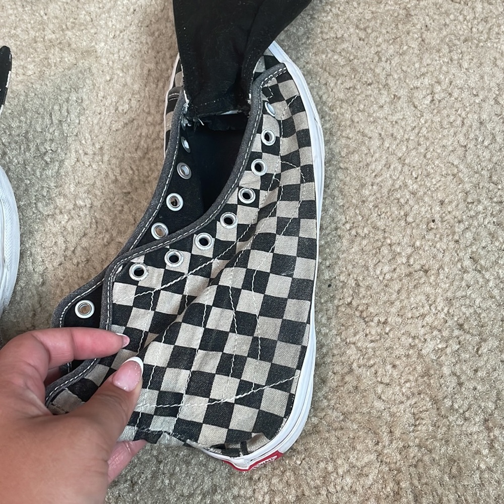 Vans - Picture 6 of 9